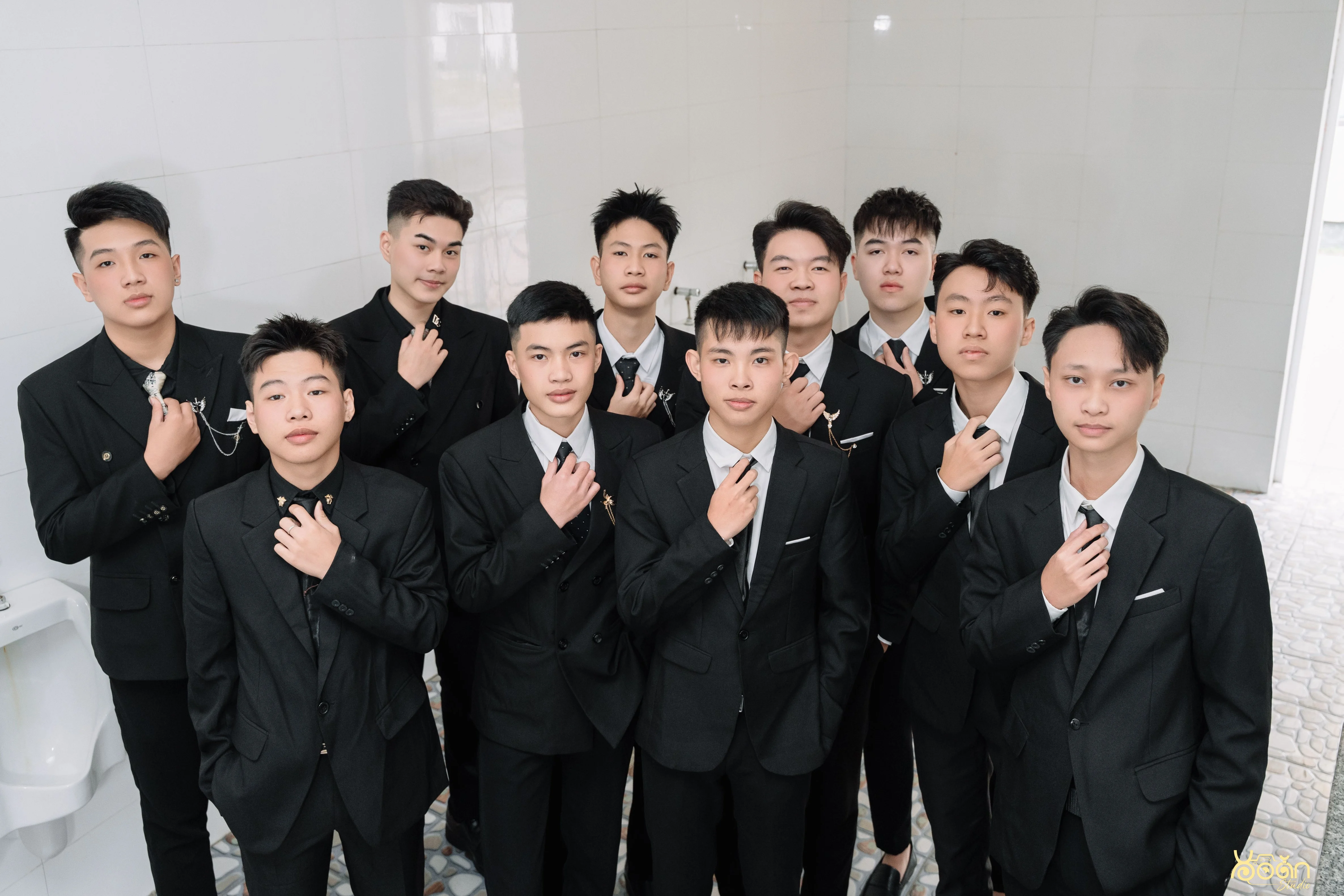 Nụ cười tỏa nắng của học sinh lớp 12A Lê Chân