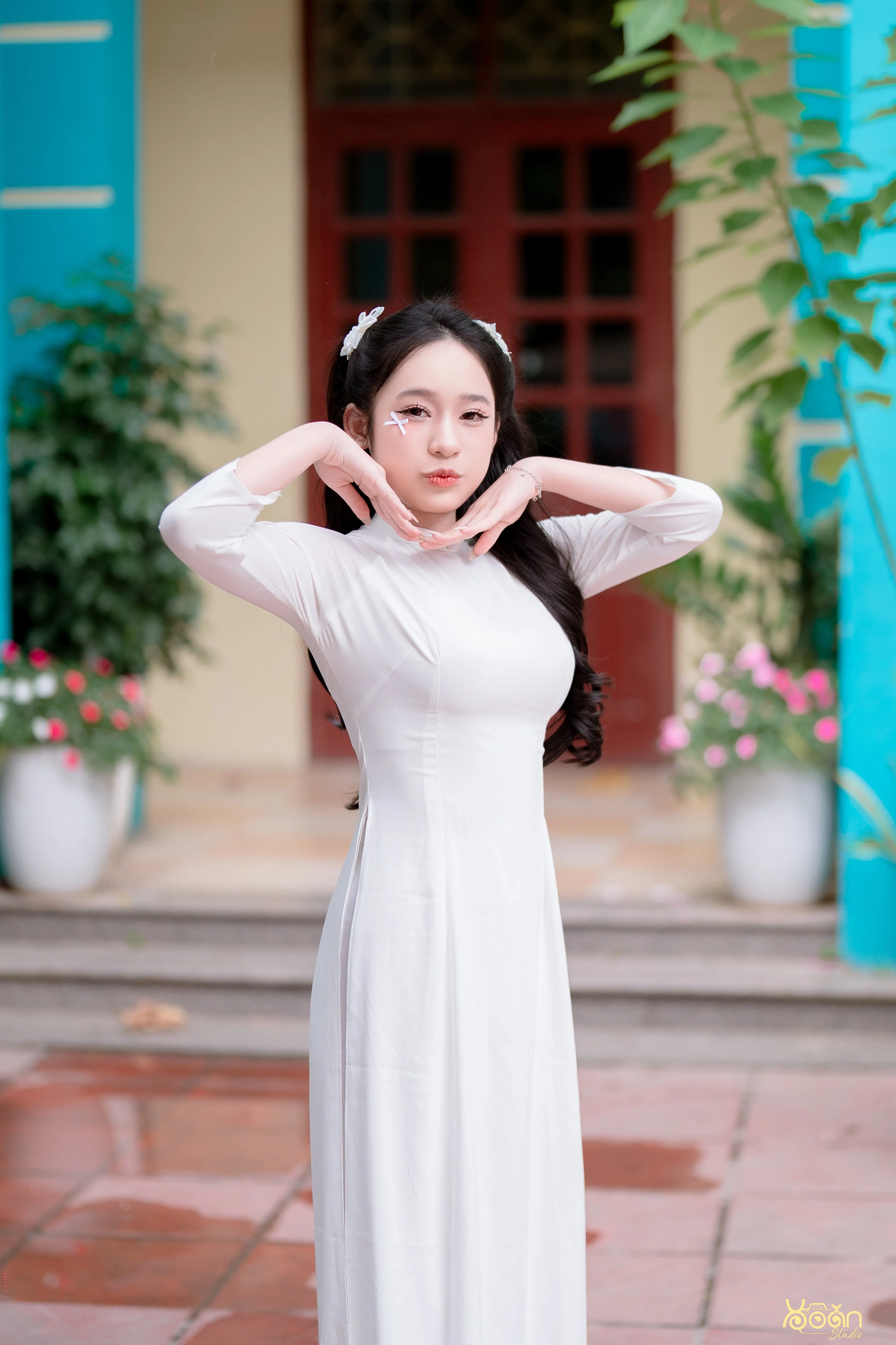Nữ sinh THPT Lê Chân rạng ngời trong tà áo dài trắng